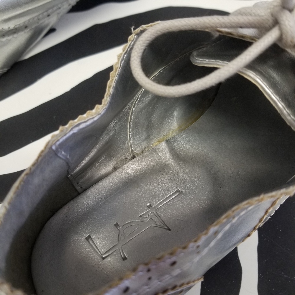 Vintage Silver Metallic Lat flat shoes - Picture 3 of 8